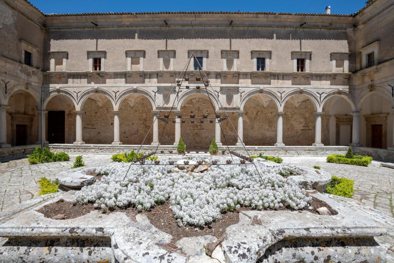 Abbazia Santa Maria Del Bosco Guest House Contessa Entellina ภายนอก รูปภาพ