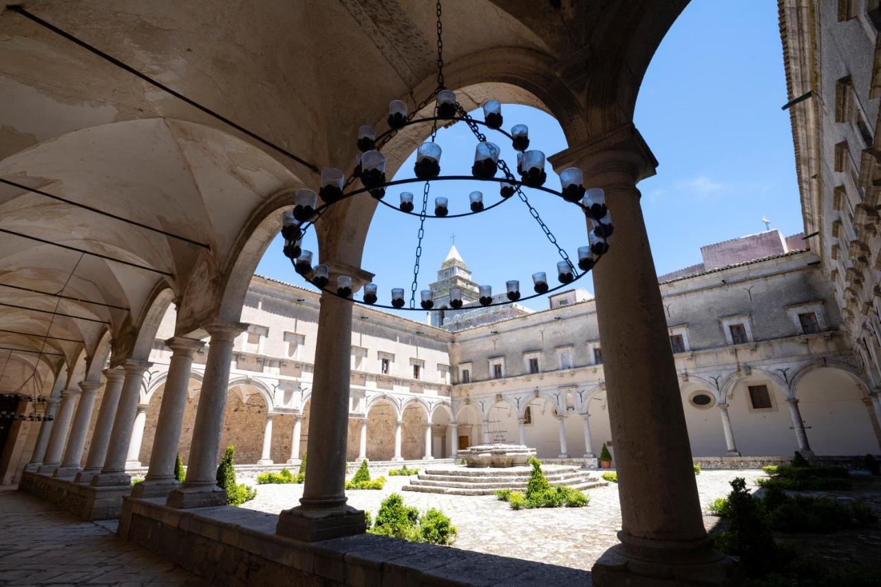 Abbazia Santa Maria Del Bosco Guest House Contessa Entellina ภายนอก รูปภาพ