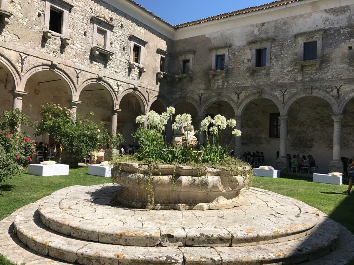 Abbazia Santa Maria Del Bosco Guest House Contessa Entellina ภายนอก รูปภาพ
