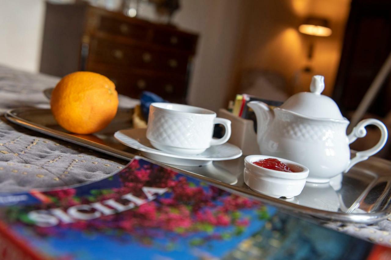 Abbazia Santa Maria Del Bosco Guest House Contessa Entellina ภายนอก รูปภาพ